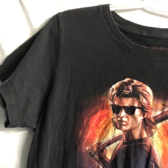 Stranger Things medium T-shirt Netflix pretty damn good babysitter black juniors - Picture 2 of 8